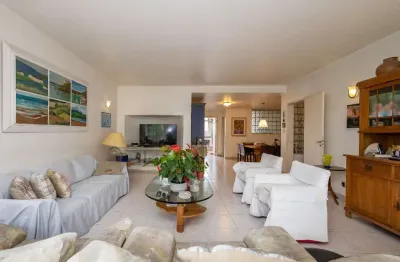 Agradável sobrado para venda em vila madalena com 5 quartos, sendo 2 suítes, 256m²