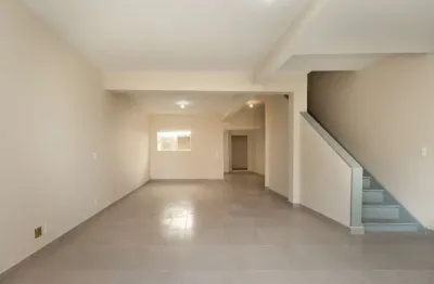 Confortável casa para venda e locação em Perdizes com 3 quartos , 170m²