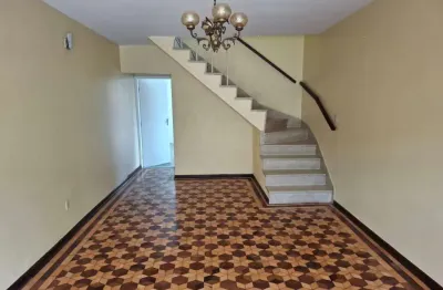 Aconchegante sobrado para locação em Vila Guaca com 3 quartos , 127m²