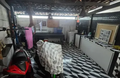 Apartamento de  2 quartos aceitamos financiamento.  térreo com área externa.