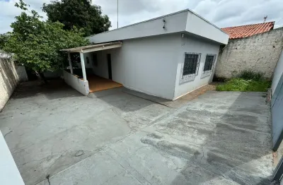 Casa com 3 quartos à venda na Rua Ângelo Testa, Osvaldo Rezende, Uberlândia