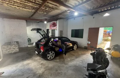 Casa com 3 quartos à venda na Avenida Najla Alípio Abrão, Santa Luzia, Uberlândia