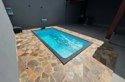 Casa com 3 quartos à venda na Rua Congresso, Parque das Laranjeiras, Uberlândia