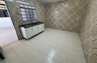 Casa com 4 quartos à venda na Avenida Israel, Parque das Laranjeiras, Uberlândia