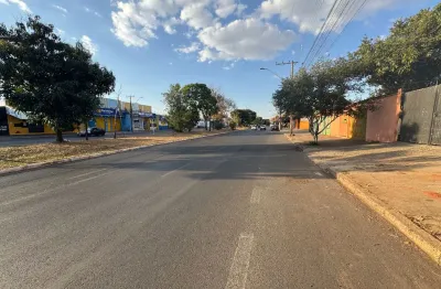 Terreno à venda na Avenida Getúlio Vargas, Jardim das Palmeiras, Uberlândia