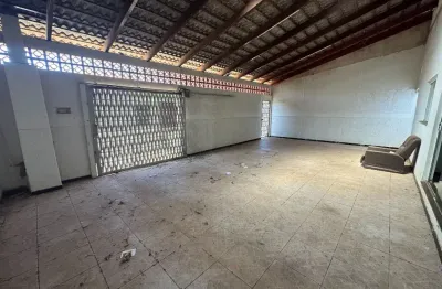 Casa com 3 quartos à venda na Rua Pio Batista Moraes, Granada, Uberlândia