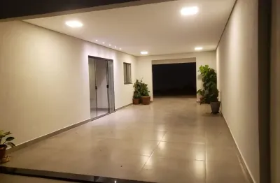 Casa com 3 quartos à venda na Rua Célio Pontes, São Jorge, Uberlândia