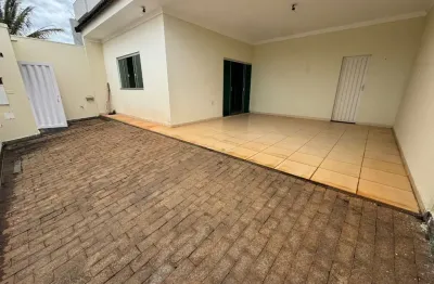 Casa com 3 quartos à venda na Rua Caule, Granada, Uberlândia