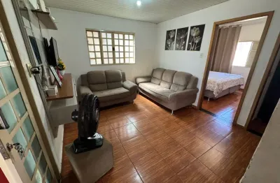 Casa com 3 quartos à venda na Avenida Israel, Parque das Laranjeiras, Uberlândia