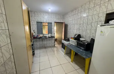 Casa com 3 quartos à venda na Rua Alemanha, Parque das Laranjeiras, Uberlândia