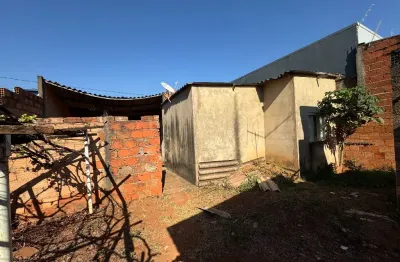 Casa com 2 quartos à venda na Rua Célio Pontes, São Jorge, Uberlândia
