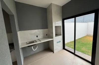 Casa com 3 quartos à venda na Avenida Toledo, Parque das Laranjeiras, Uberlândia
