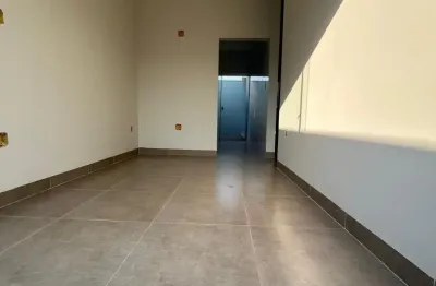 Casa com 2 quartos à venda na Avenida Toledo, Parque das Laranjeiras, Uberlândia