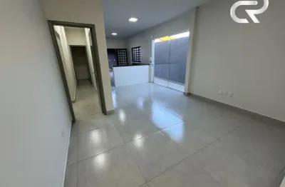 Casa com 3 quartos à venda na Rua Aurora Nogueira, Parque das Laranjeiras, Uberlândia