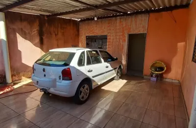 Casa com 3 quartos à venda na Rua Angola, Parque das Laranjeiras, Uberlândia