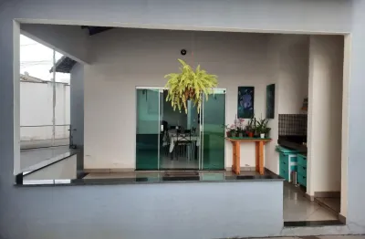 Casa com 3 quartos à venda na Avenida Luiz Fernando Quirino, Jardim Inconfidência, Uberlândia