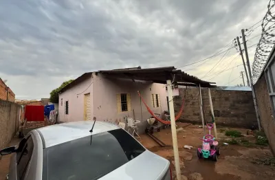 Casa com 2 quartos à venda na Rua das Florestas, Parque das Laranjeiras, Uberlândia