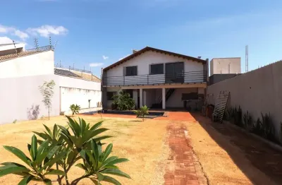 Casa com 1 quarto à venda na Rua Pioneiro João Calvi, 329, Jardim Colina Verde, Maringá