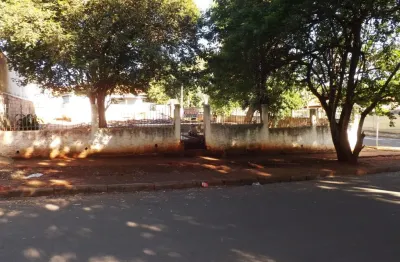Vende-se excelente terreno esquina zona 06 próx. av. 19 dezembro