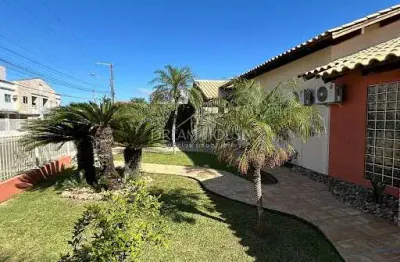 Casa à venda em tijucas, centro, com 3 quartos, 180m²