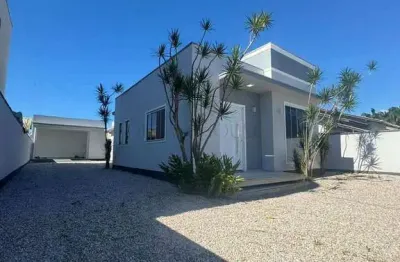 Casa em lote unico no bairro universitário em tijucas sc