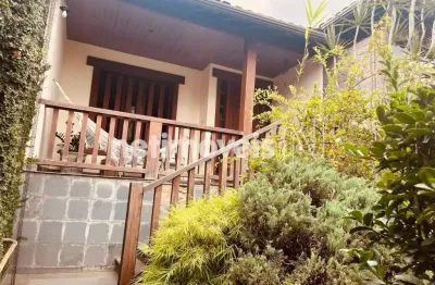 Casa com 6 quartos à venda na Rua Esparta, Prado, Belo Horizonte