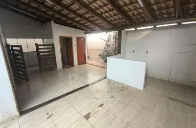 Casa com 3 quartos para alugar no Presidente Roosevelt, Uberlândia 