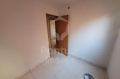 Casa com 3 4 para locação, no bairro n sra das graças, 50.00 m , uberlandia - mg