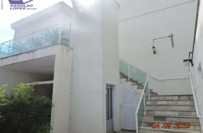 Casa com 3 quartos para alugar na Rua Tanque Velho, Vila Nivi, São Paulo