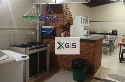 Casa à venda bem localizada | 3 dormitórios, suíte e área gourmet com churrasqueira