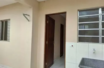 Casa com 2 quartos para alugar na Rua Vereador José Gomes de Moraes Neto, 343, Parque Residencial Cocaia, São Paulo