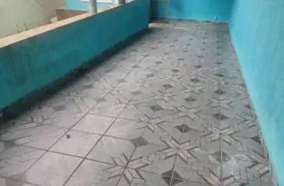 Casa com 2 quartos para alugar na Avenida Lourenço Cabreira, 507, Jardim Ana Lúcia, São Paulo