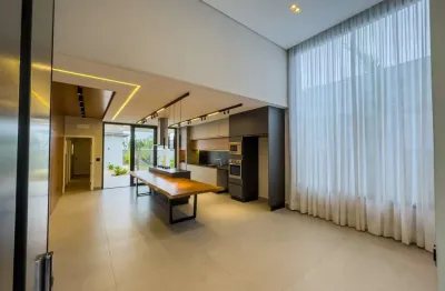 Casa de alto padrão no jardim residencial helvétia park ii em indaiatuba-sp: 3 quartos, 3 suítes, 2 salas, 6 vagas de garagem.