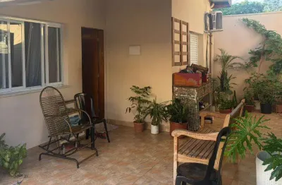 Casa à venda em Indaiatuba, Vila Avaí, com 4 quartos, com 204 m²