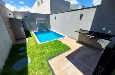 Casa duplex de 2 suítes, escritório, piscina. cond grand park. campo grande