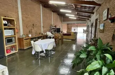 Casa com 2 quartos à venda no Jardim Samello IV, Franca 