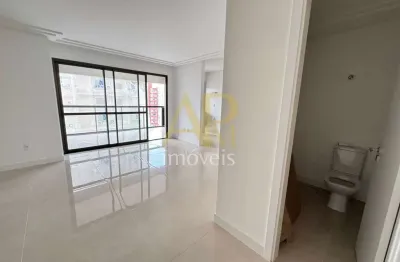 Apartamento à venda com 03 dormitórios, sendo 3 suíte no bairro estreito.