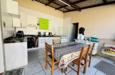 Casa à venda: com edícula, área comercial e residencial em biguaçu.