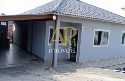 Casa a venda com 3 dormitórios, sozinha no terreno, fundos/ biguaçu