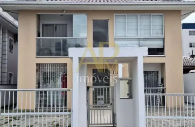 Apartamento à venda: 2 dorm (1 suíte), baixo condomínio no pagani, palhoça
