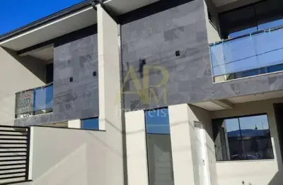 Sobrado novo à venda com 3 dormitórios (1 suíte) em forquilhas