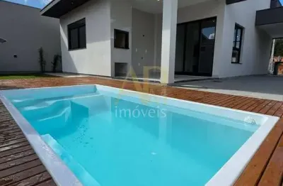 Casa térrea sozinha no terreno: 3 dorm (1 suíte) e piscina no bosque de sj