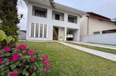 Casa à venda: 3 dorm (1 com closet), amplo terreno na praia joão rosa