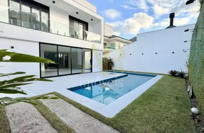 Casa de alto padrão c/ piscina à venda, de 03 dorm. no pedra branca