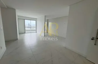 Apartamento à venda com 03 dormitórios, sendo 02 suítes no bairro estreito.