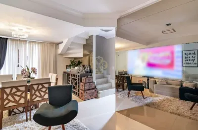 Sobrado Triplex Mobiliado em Condomínio no Hauer - Curitiba