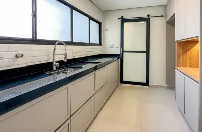 Apartamento no campo belo com 4 quartos sendo 3 suítes , 3 vagas e depósito privativo.