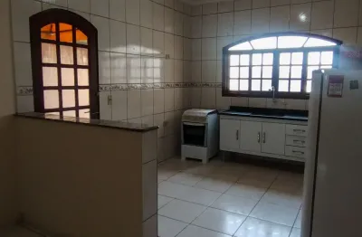 Ótima casa 3 quartos, sendo 1 suíte com sacada  e 5 vagas cobertas.