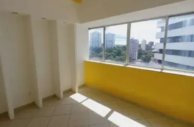 Sala comercial para locação no edifício profissional center na av. antônio carlos magalhães acm próximo ao atakadão