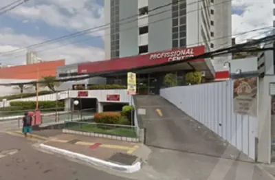 Sala comercial na avenida antônio carlos magalhães no edifício profissional center para venda